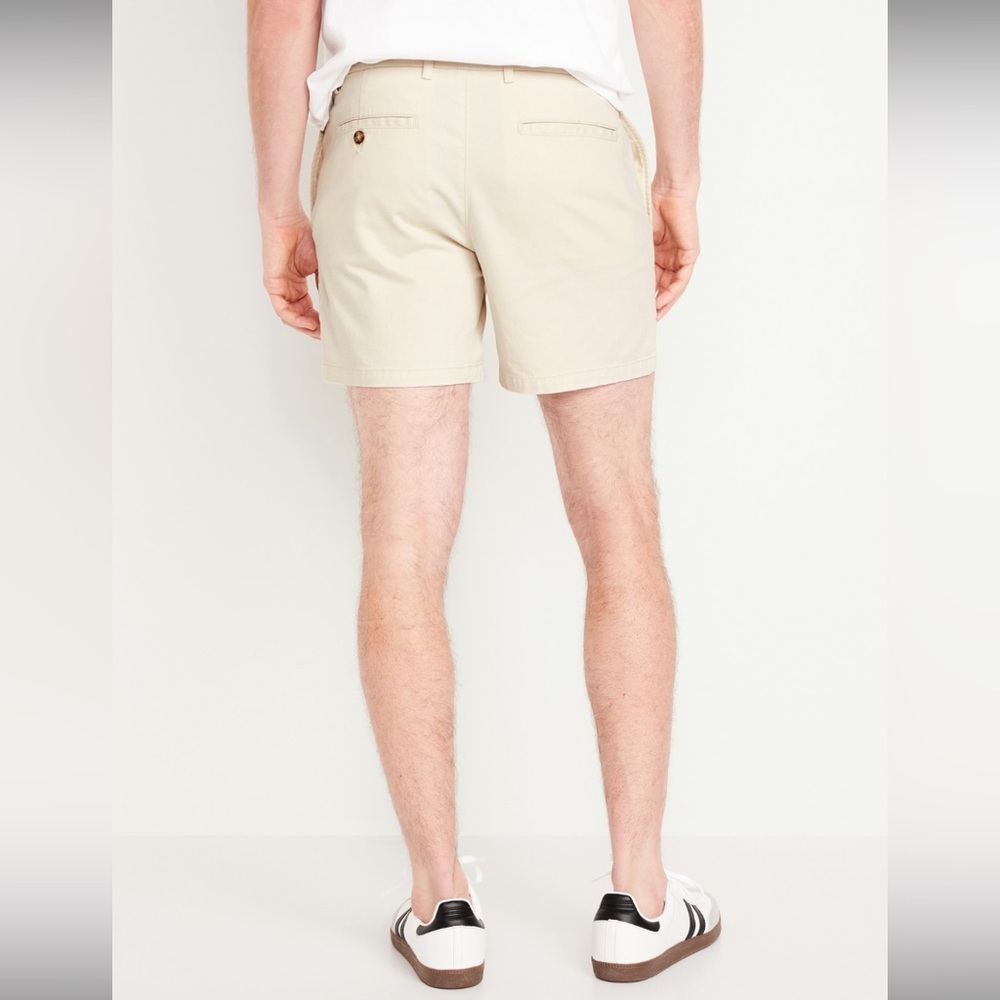 NWT Slim Built-In Flex Rotation 5-inch Inseam Chino Shorts in Wishbone​ - Picture 2 of 9
